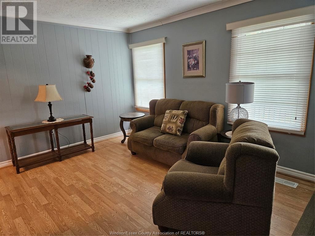 1709 CENTRAL Image 8