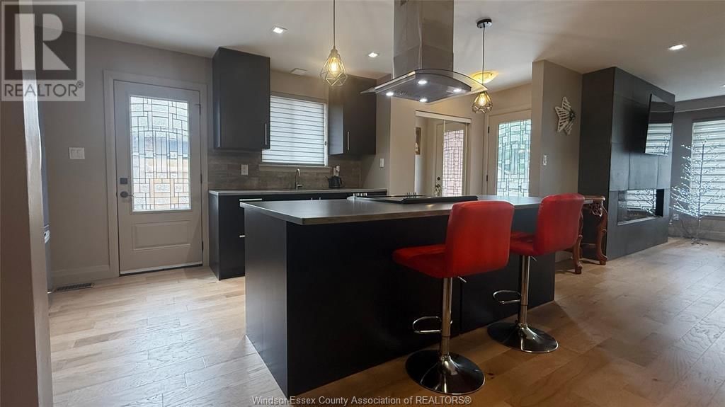9793 LYNNGROVE Image 11