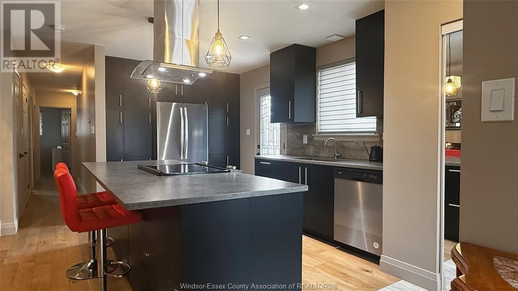 9793 LYNNGROVE Image 12