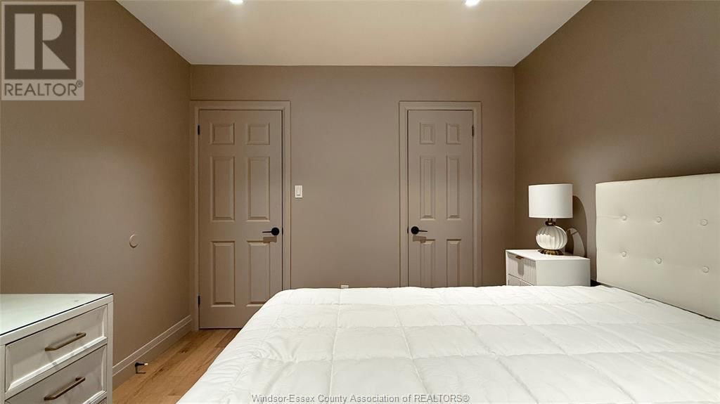 9793 LYNNGROVE Image 17