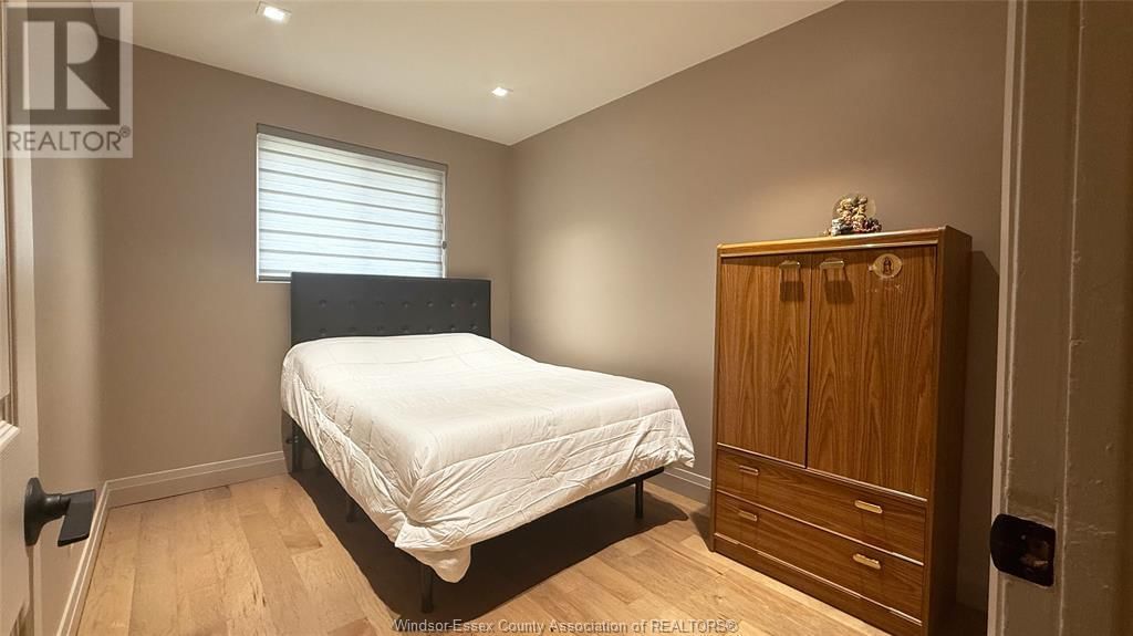 9793 LYNNGROVE Image 19