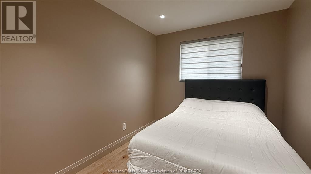 9793 LYNNGROVE Image 21