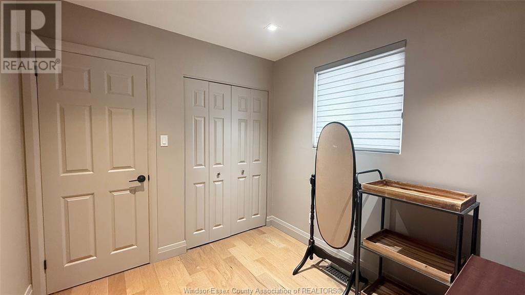 9793 LYNNGROVE Image 29