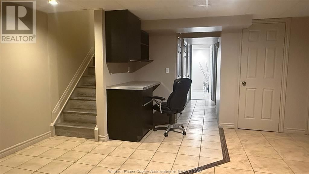 9793 LYNNGROVE Image 31
