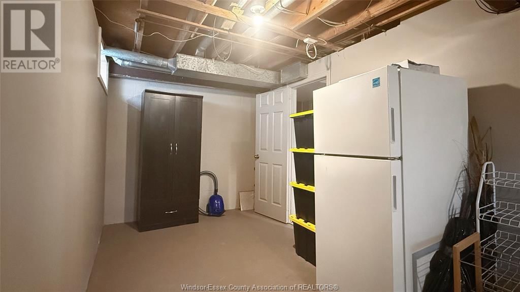9793 LYNNGROVE Image 37