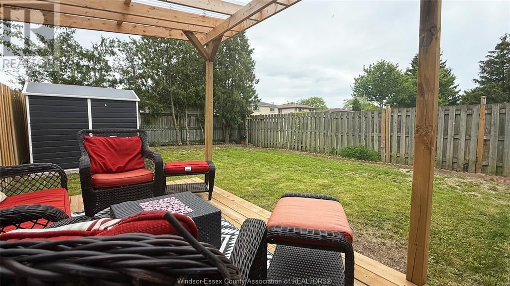 9793 LYNNGROVE Image 46
