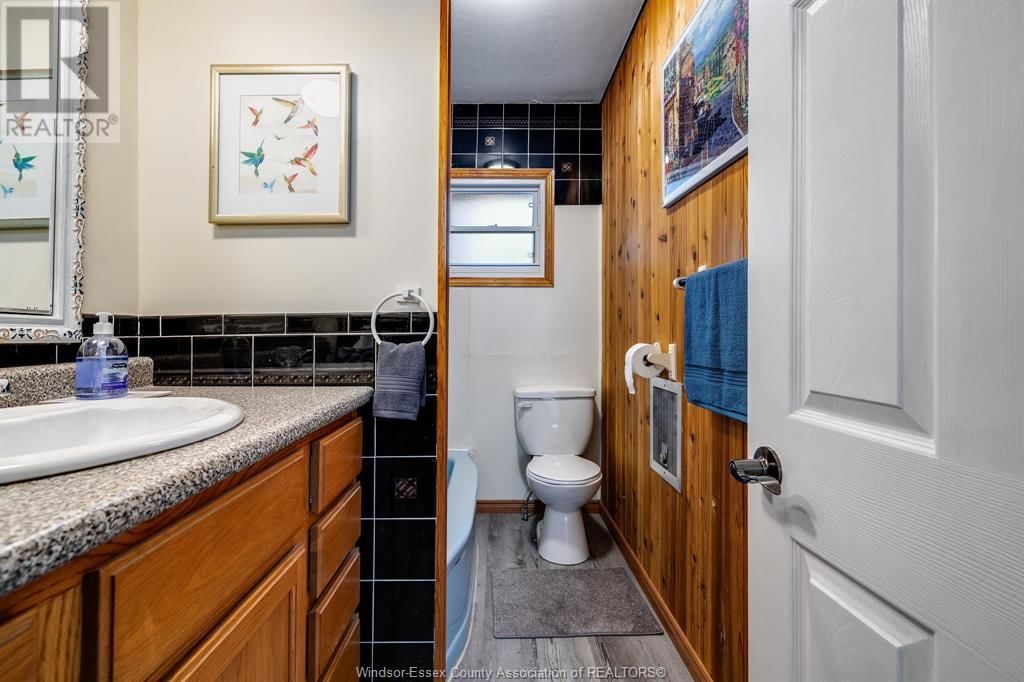 236 LANSDOWNE AVENUE Image 13