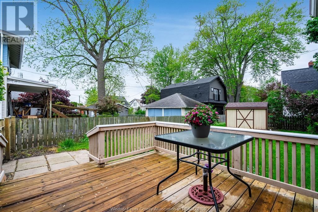 236 LANSDOWNE AVENUE Image 21