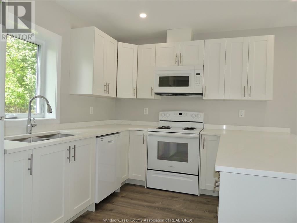 REAR - 3933 WOODWARD Image 8