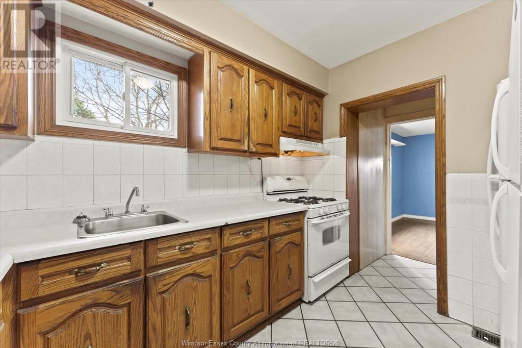 1427 BRUCE AVENUE Image 11