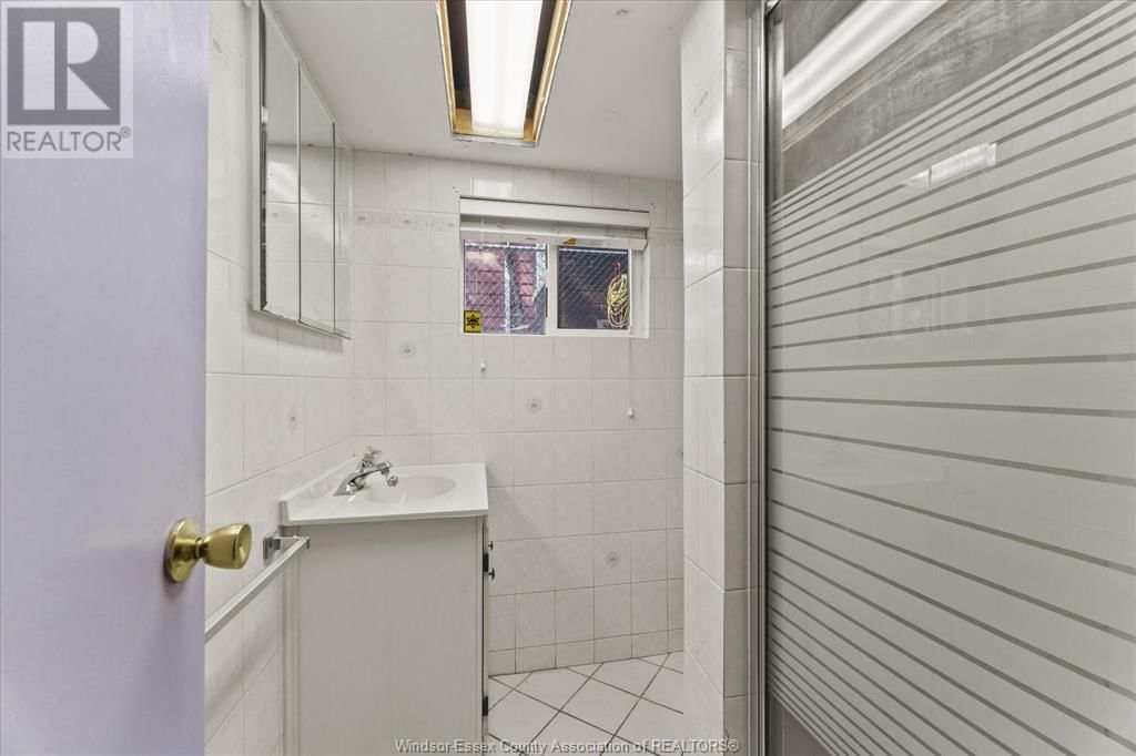 1427 BRUCE AVENUE Image 16