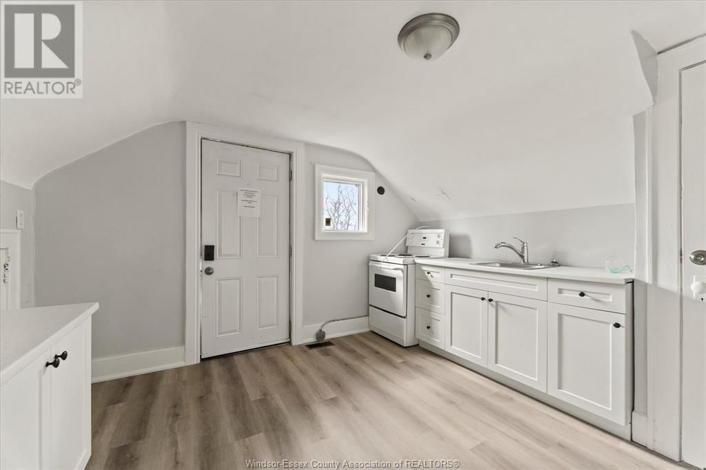 1427 BRUCE AVENUE Image 24