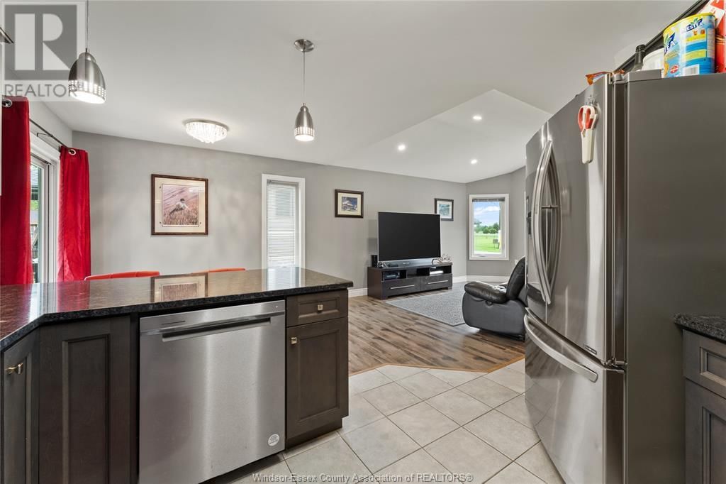 385 BAGOT STREET Image 11