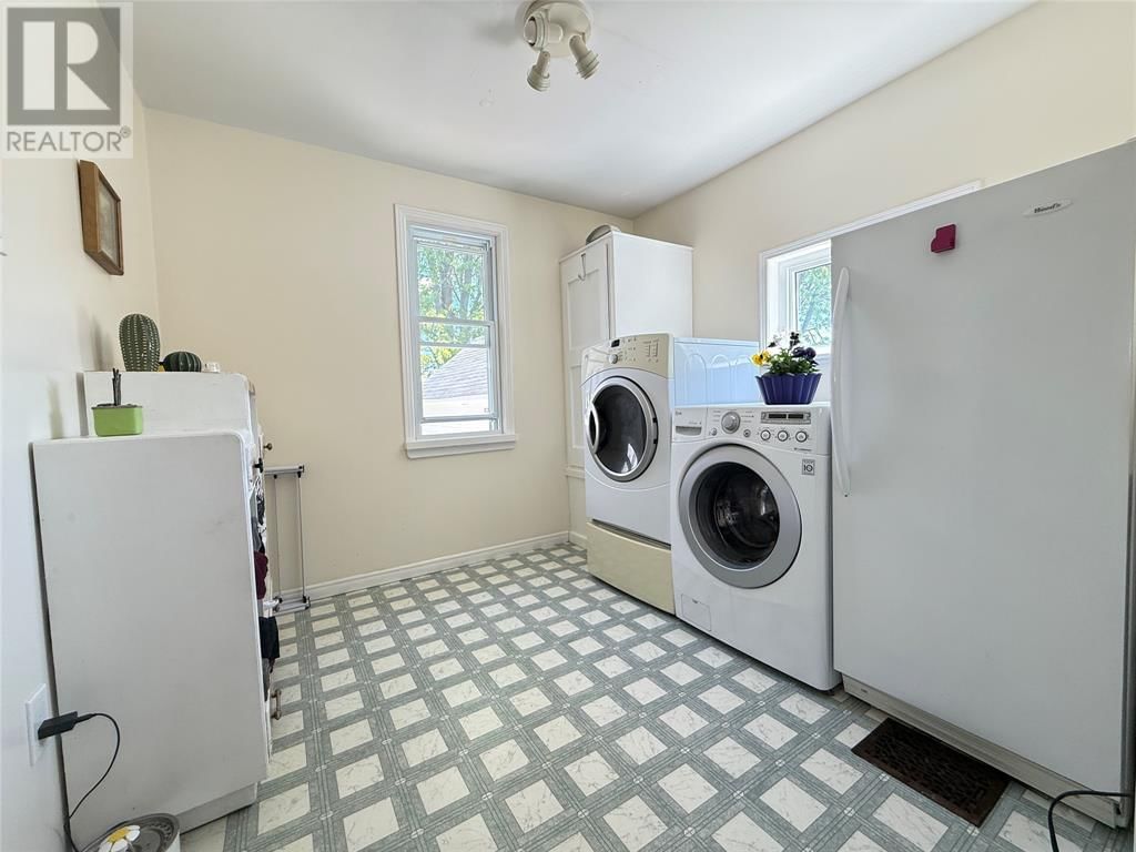 338 EUREKA STREET Image 12