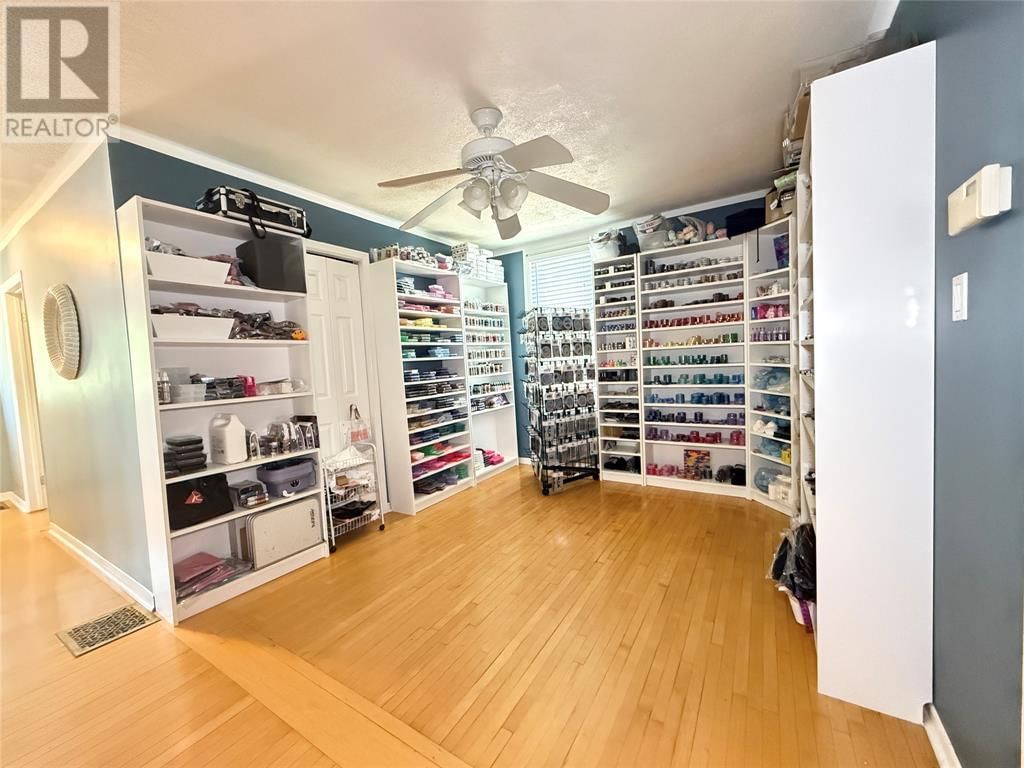 338 EUREKA STREET Image 9