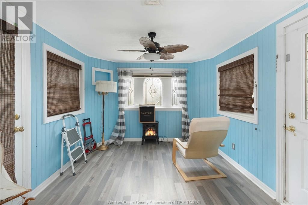 891 LOUIS Image 14