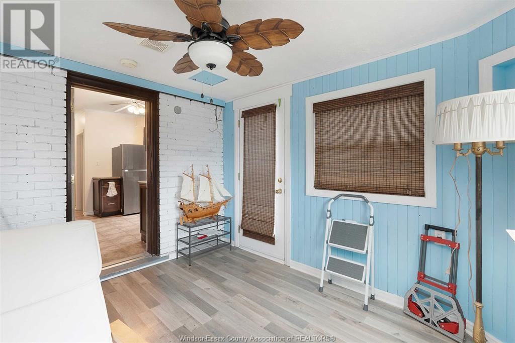 891 LOUIS Image 15