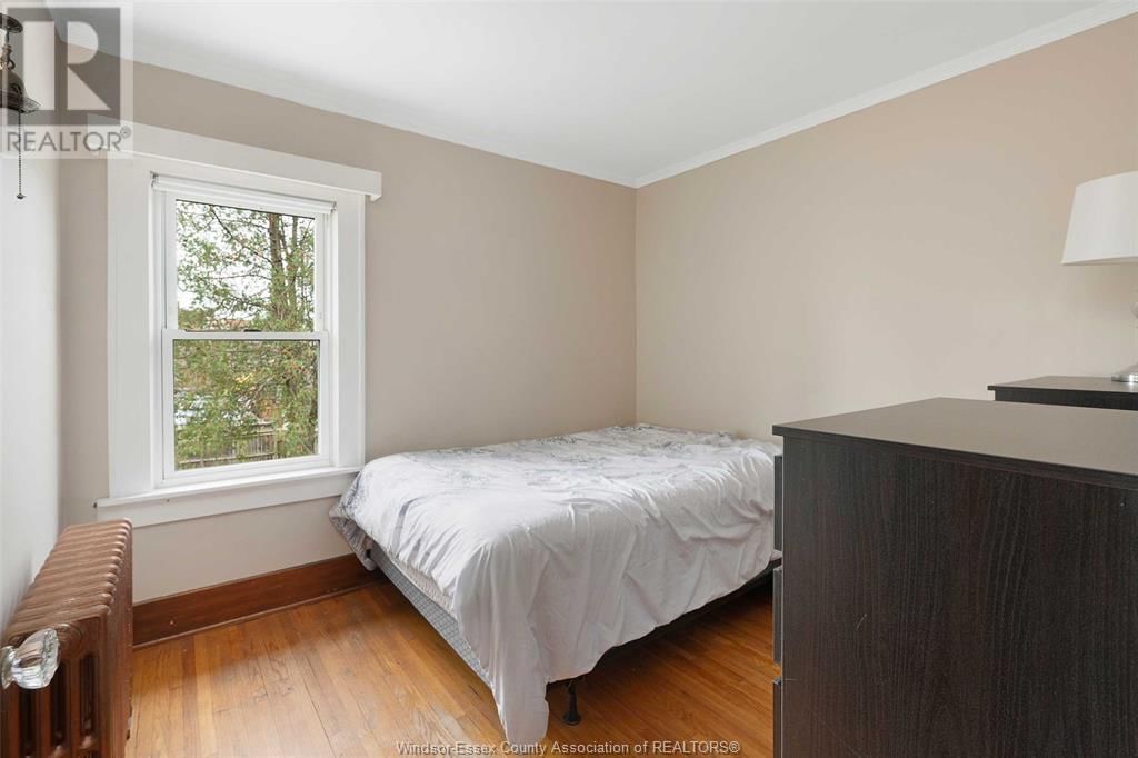891 LOUIS Image 17