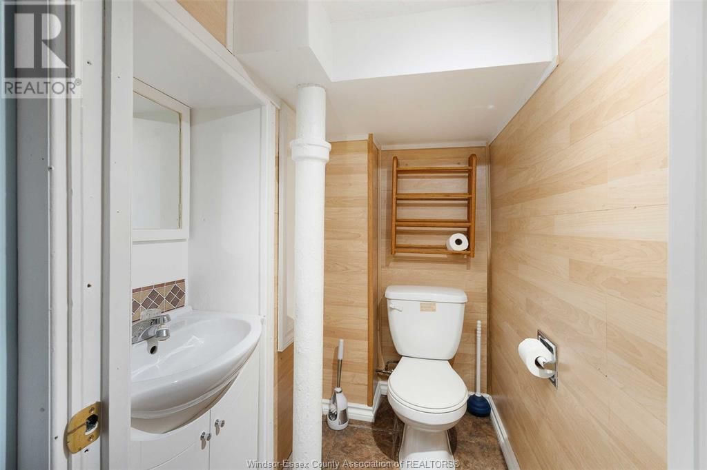 891 LOUIS Image 24