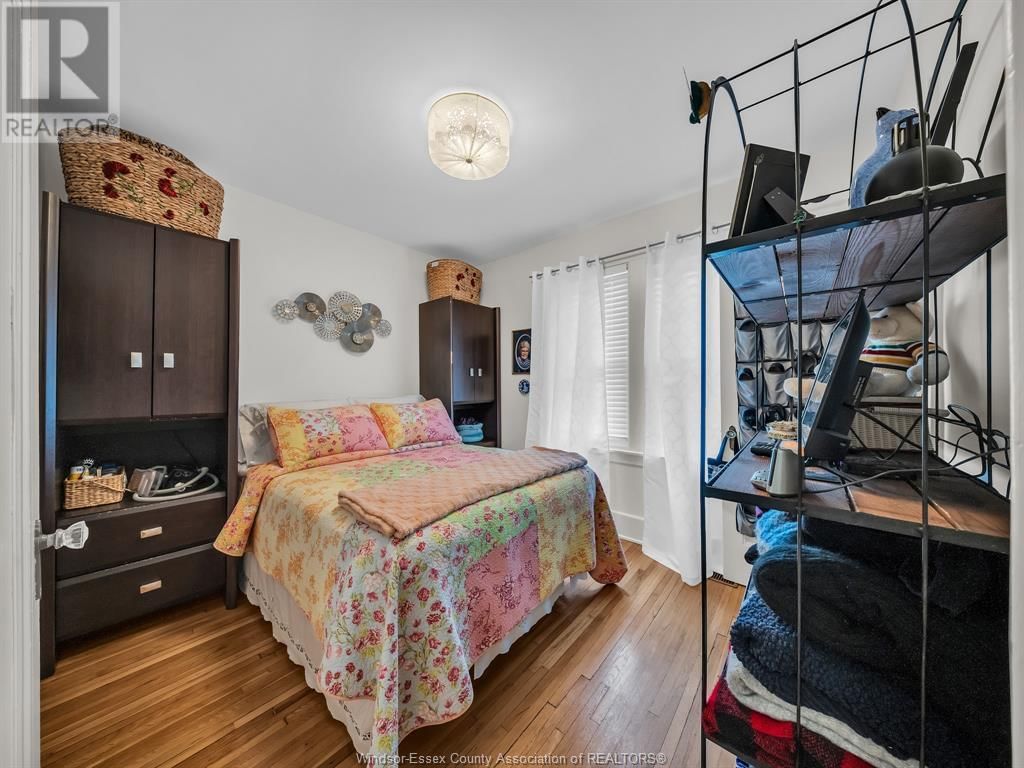 2272-2274 DOUGALL AVENUE Image 11
