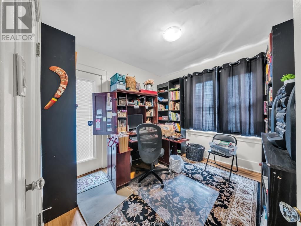 2272-2274 DOUGALL AVENUE Image 13