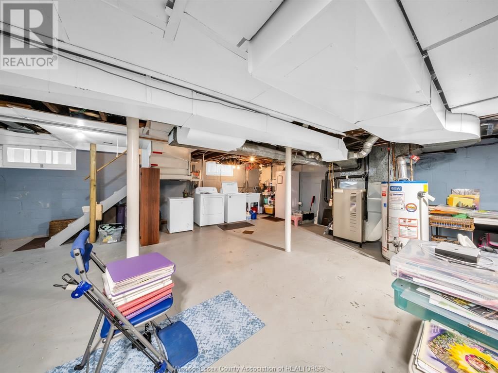 2272-2274 DOUGALL AVENUE Image 16