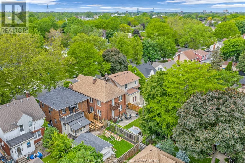 2272-2274 DOUGALL AVENUE Image 45