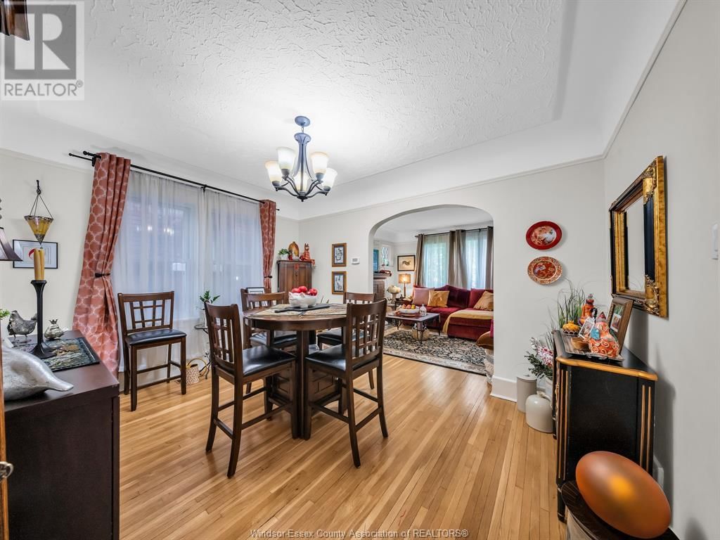 2272-2274 DOUGALL AVENUE Image 6