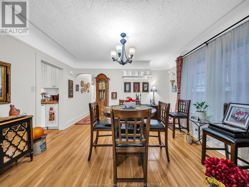 2272-2274 DOUGALL AVENUE Image 7