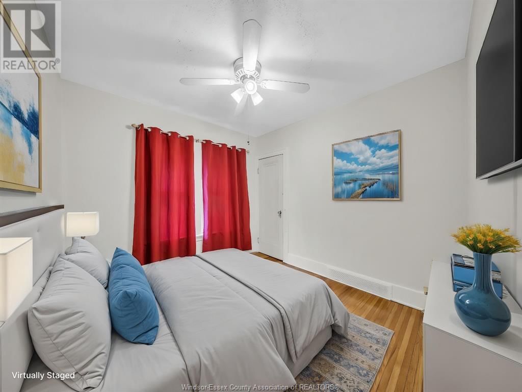 2272 DOUGALL AVENUE Image 12