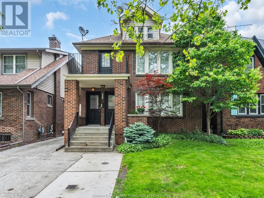 2272 DOUGALL AVENUE Image 2