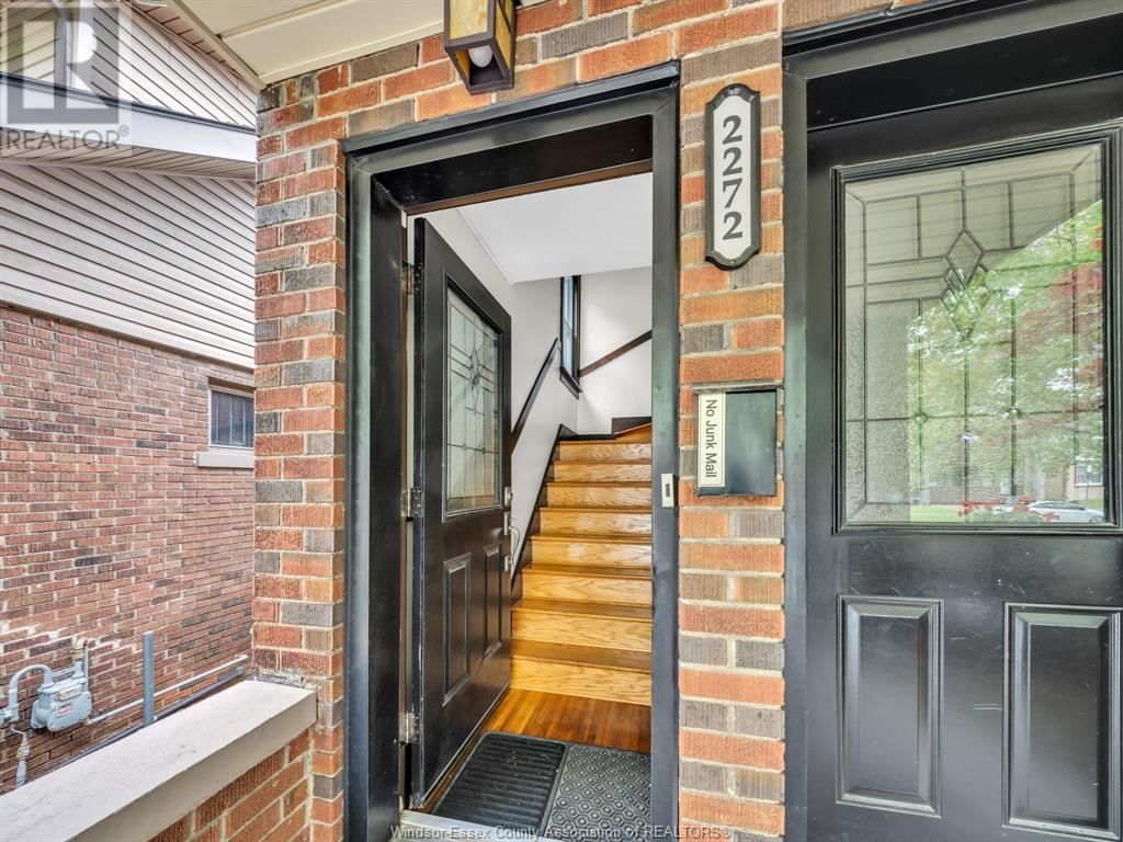 2272 DOUGALL AVENUE Image 4
