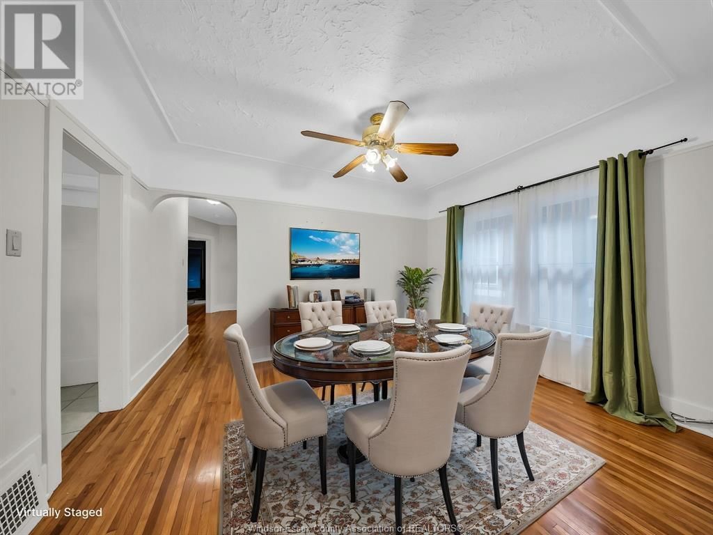 2272 DOUGALL AVENUE Image 7