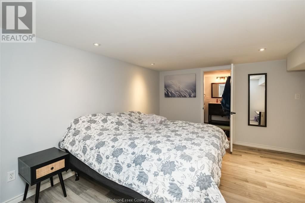 1523 BENJAMIN AVENUE Image 12