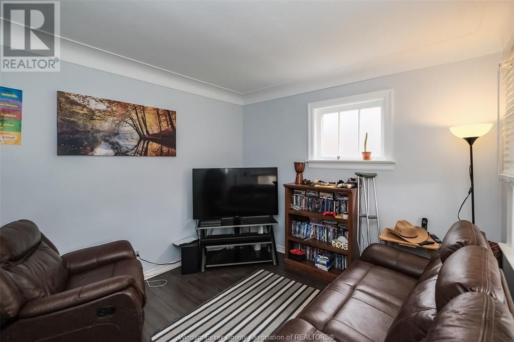 1523 BENJAMIN AVENUE Image 5