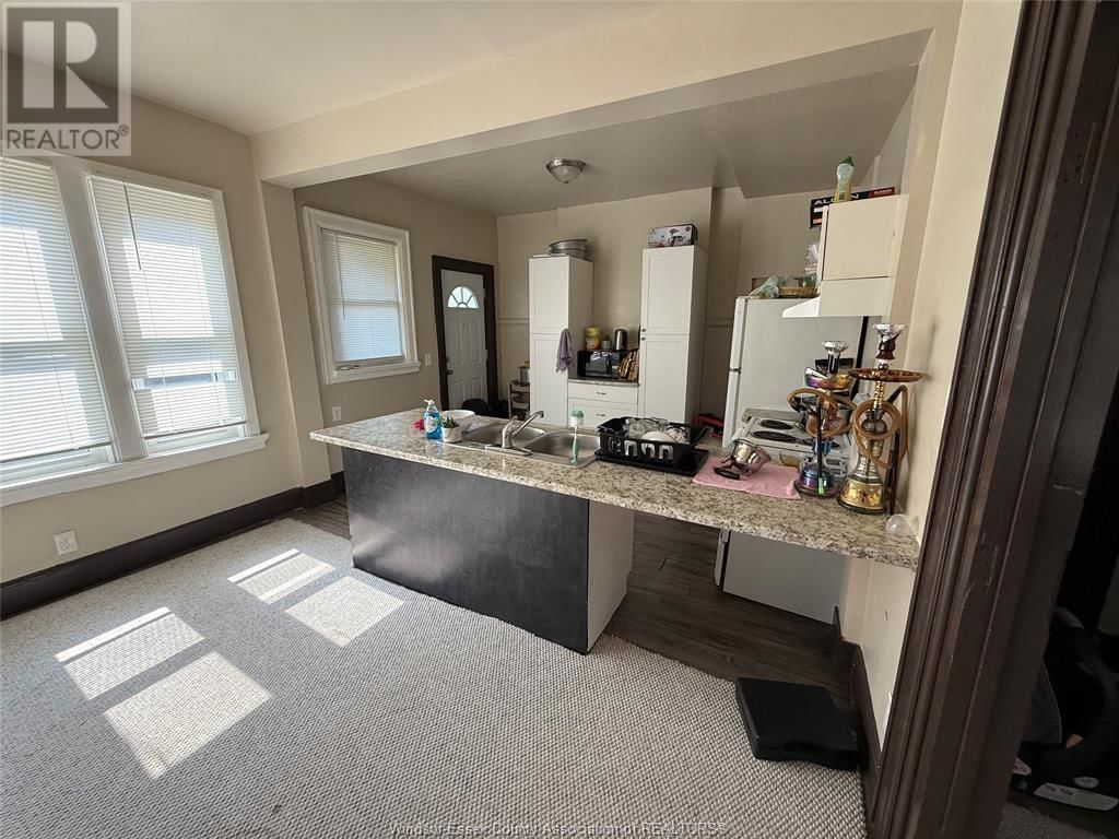 MAIN - 1065 OUELLETTE Image 2