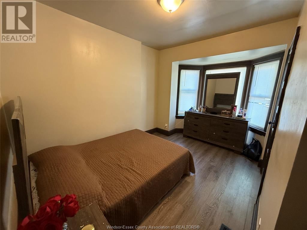 MAIN - 1065 OUELLETTE Image 6
