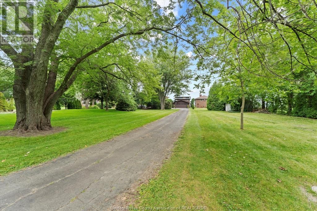 696 OLD TECUMSEH RD Image 8