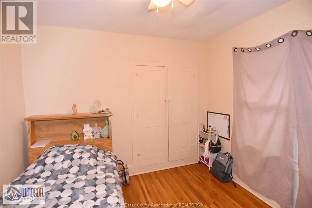 988-990 VICTORIA Image 16