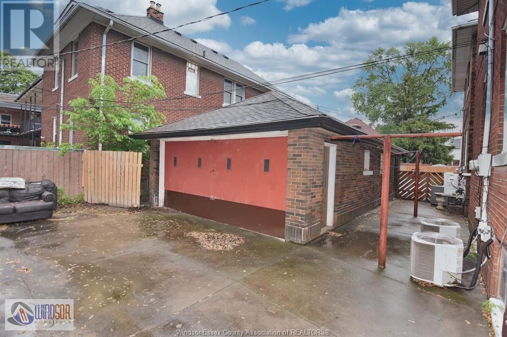 988-990 VICTORIA Image 5