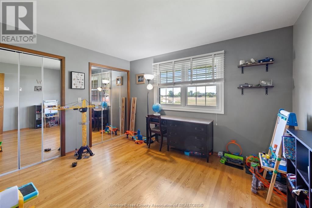 836 TALBOT ROAD Image 18