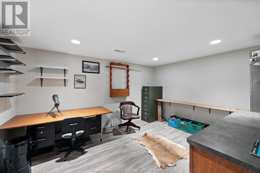 836 TALBOT ROAD Image 23