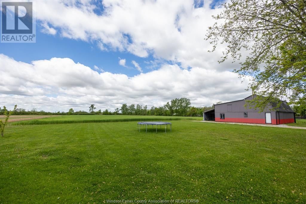 836 TALBOT ROAD Image 32