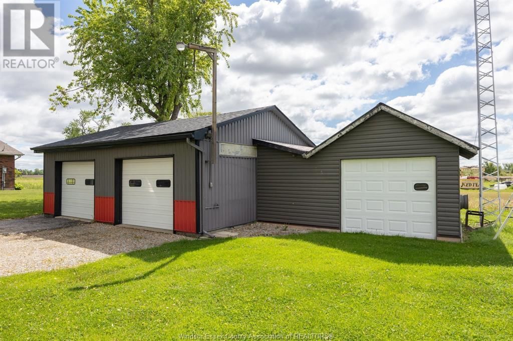 836 TALBOT ROAD Image 35
