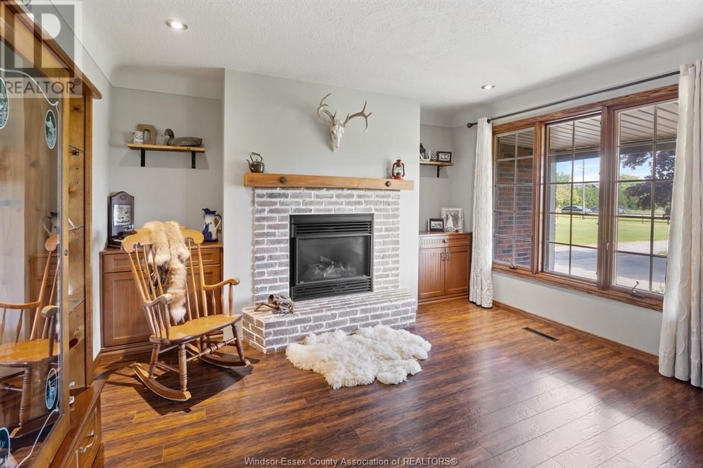 836 TALBOT ROAD Image 8