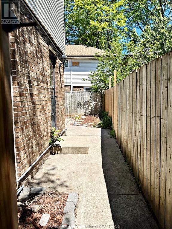 1149 AIRE PLACE Image 32