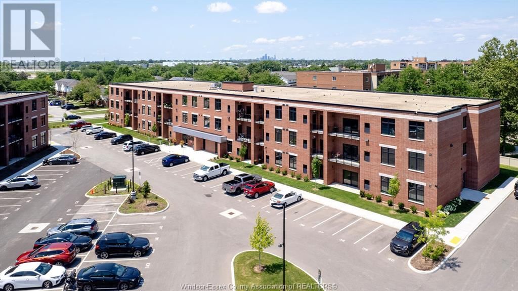 318 - 3180 MEADOWBROOK LANE Image 1