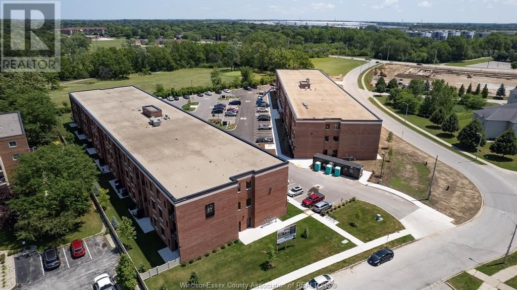 318 - 3180 MEADOWBROOK LANE Image 28