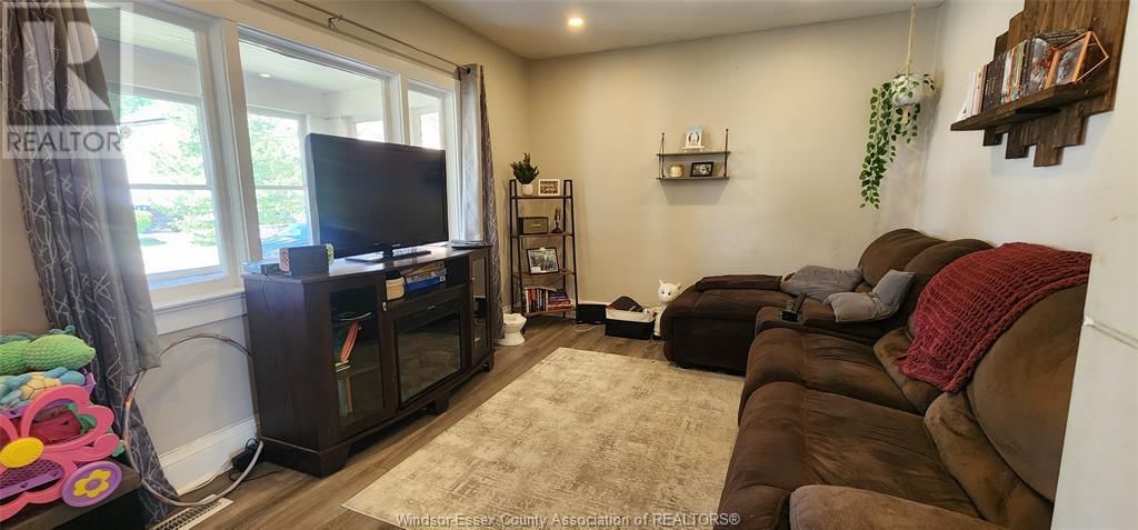 434 GLADSTONE Image 5