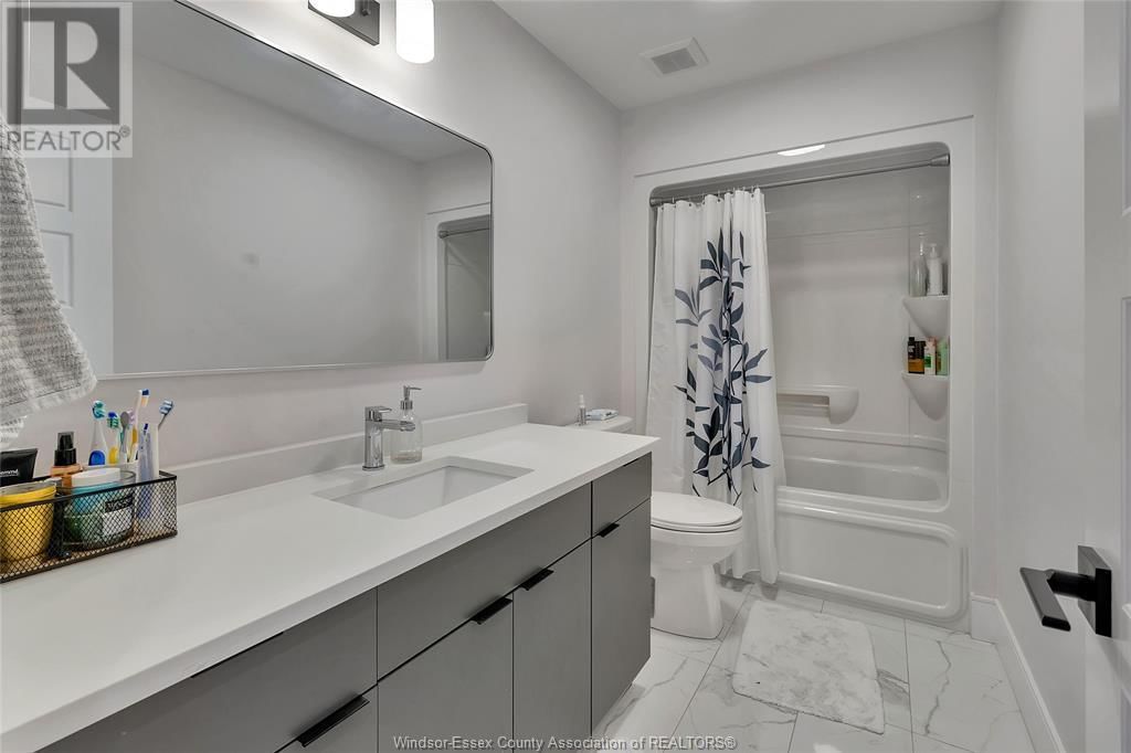 336 CHRISTINE AVENUE Image 23